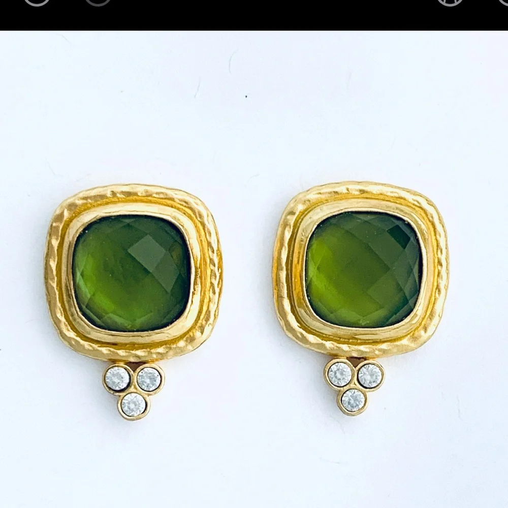 JULIE VOS® Tudor Stud Earrings Color Iridescent Jade Green